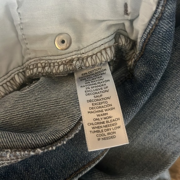 Loft ladies jeans size 6 flower embroidered. Straight leg size 6/28. - Picture 11 of 11
